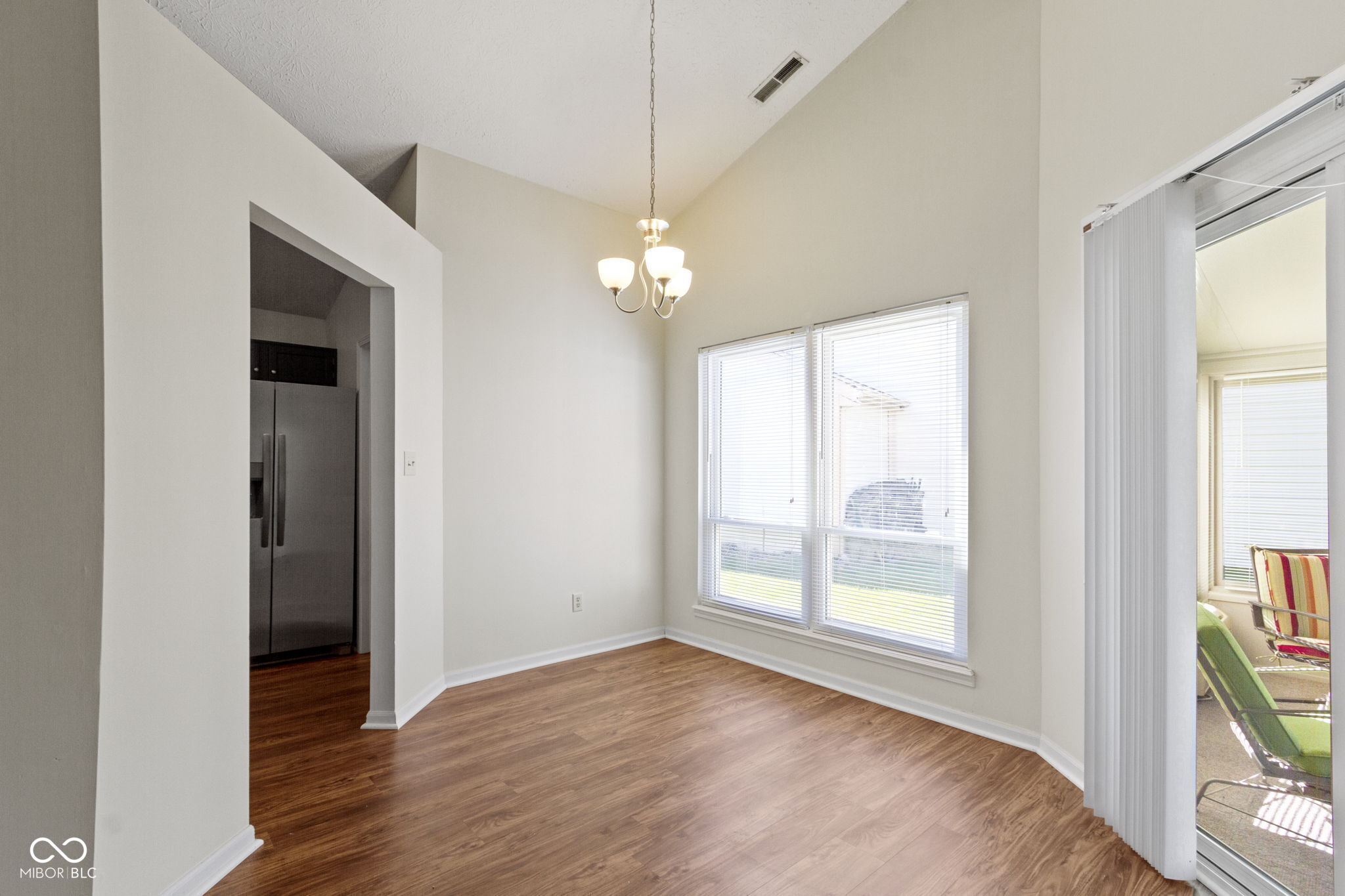 9526 Colony Pointe E Drive Indianapolis, IN 46250 - Photo 12 of 44