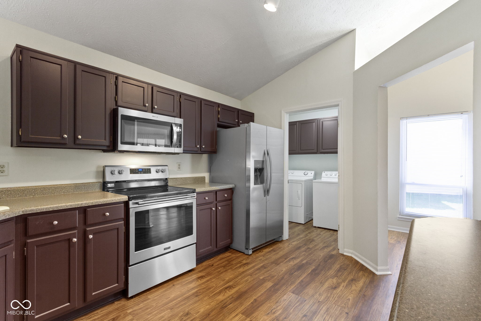 9526 Colony Pointe E Drive Indianapolis, IN 46250 - Photo 16 of 44