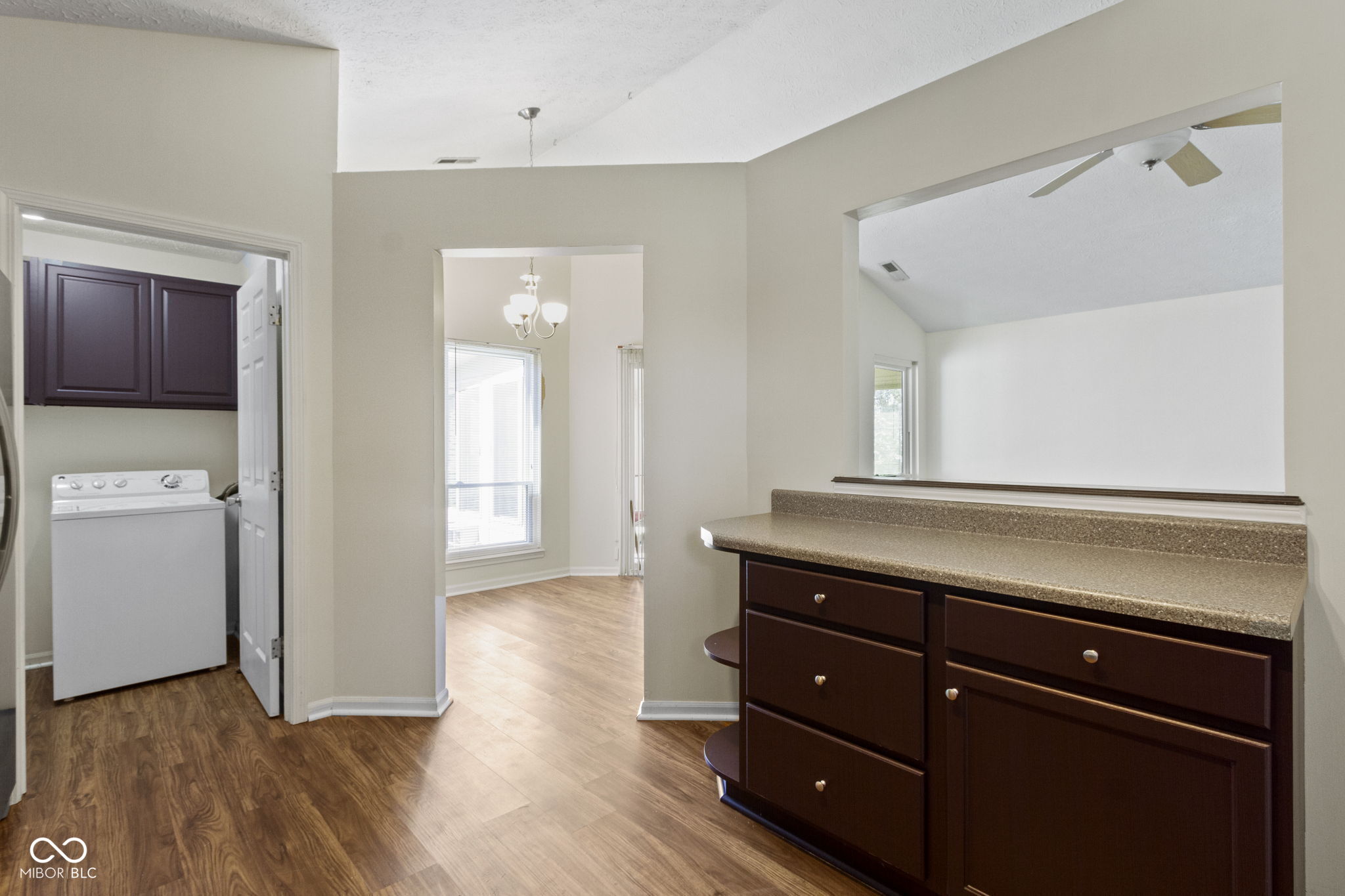 9526 Colony Pointe E Drive Indianapolis, IN 46250 - Photo 17 of 44