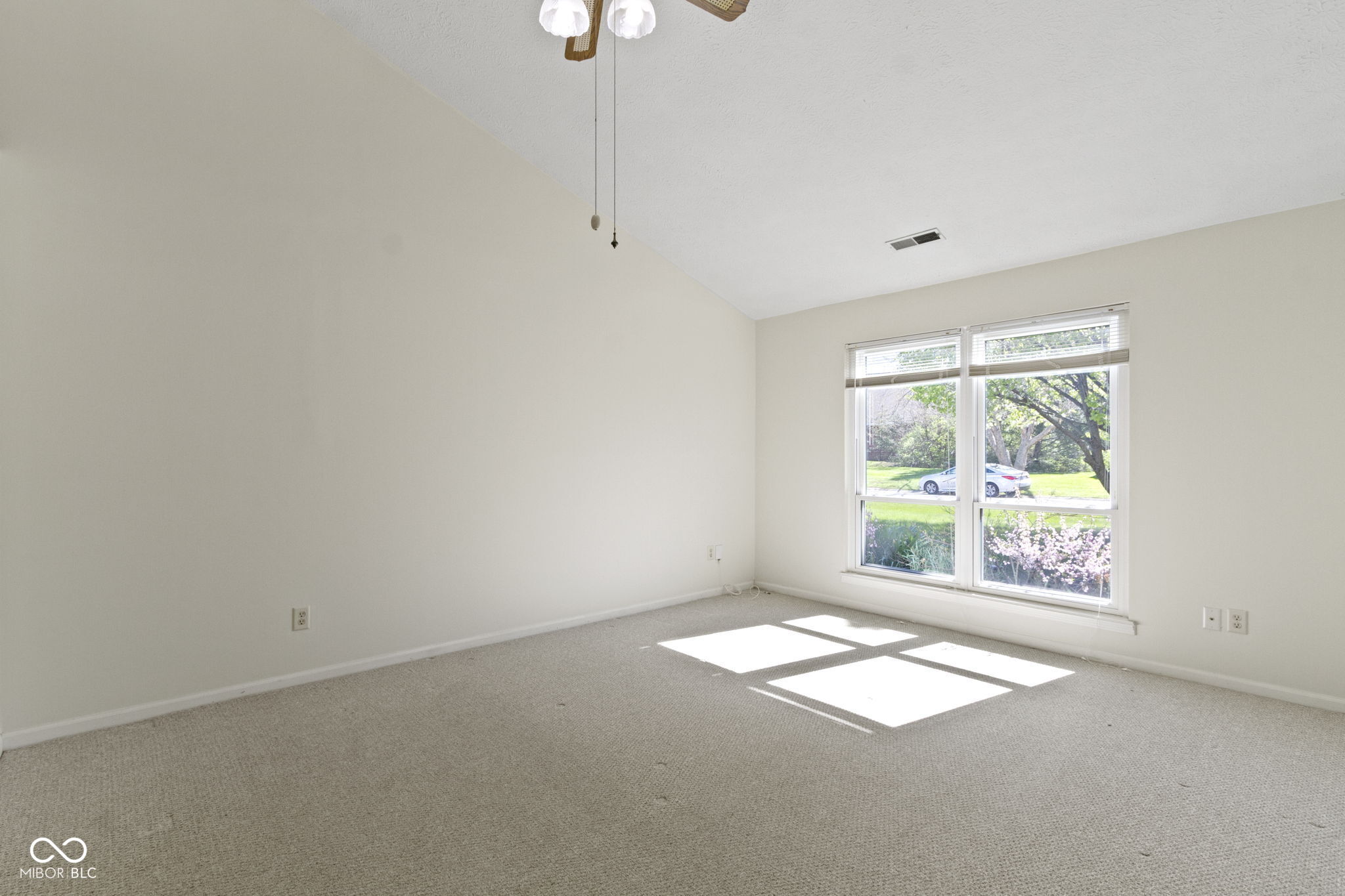 9526 Colony Pointe E Drive Indianapolis, IN 46250 - Photo 18 of 44