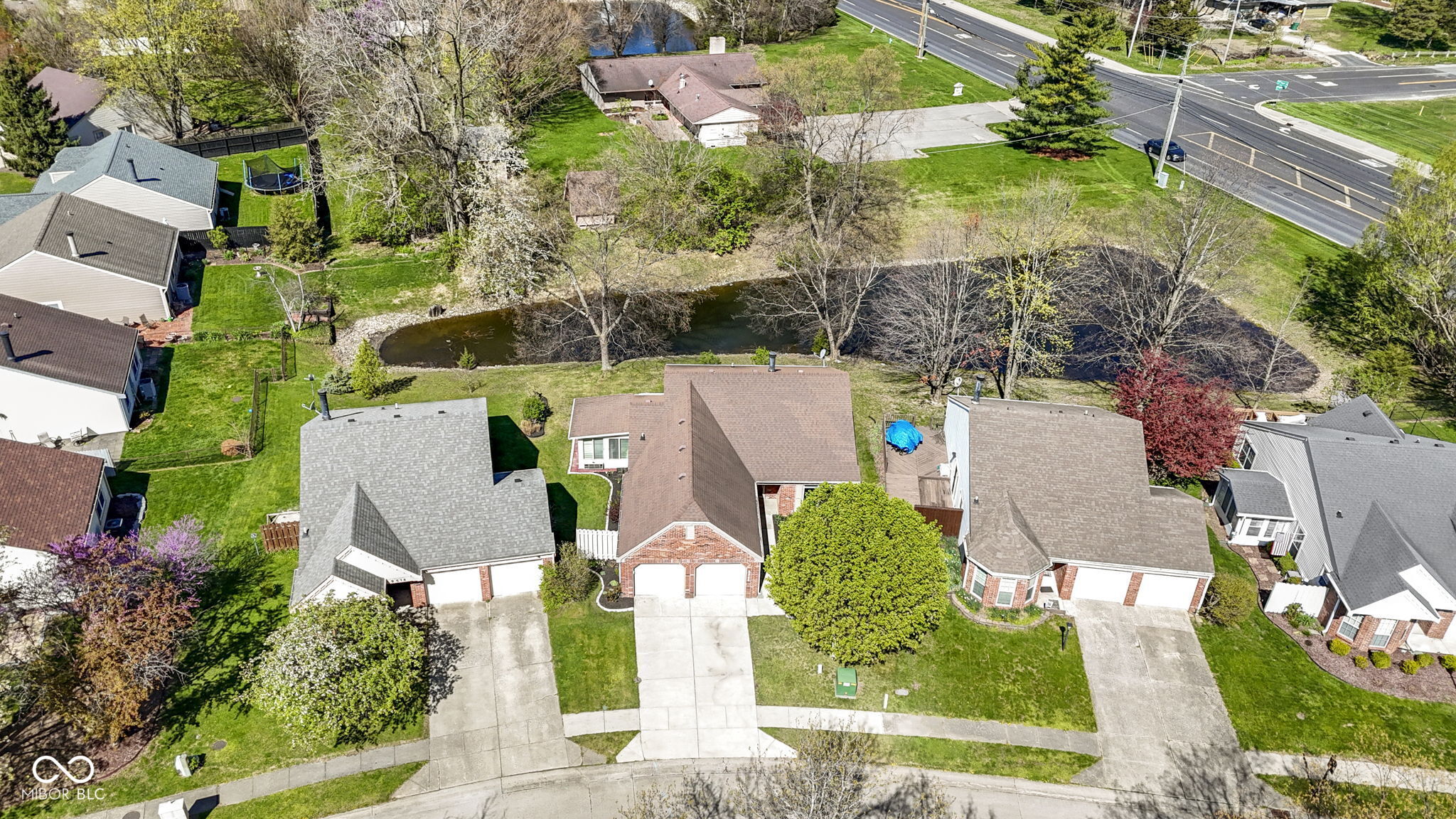 9526 Colony Pointe E Drive Indianapolis, IN 46250 - Photo 2 of 44