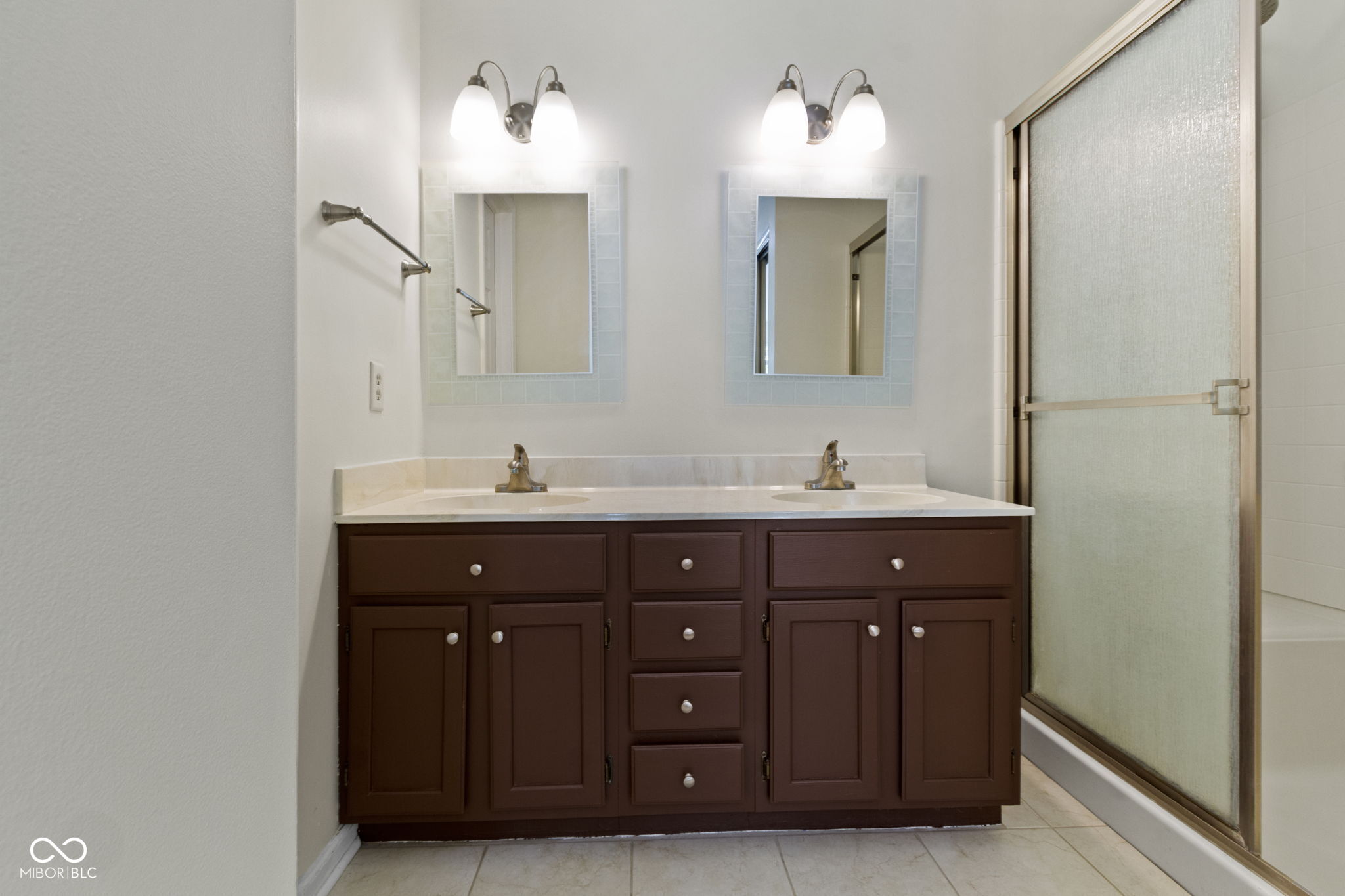 9526 Colony Pointe E Drive Indianapolis, IN 46250 - Photo 22 of 44