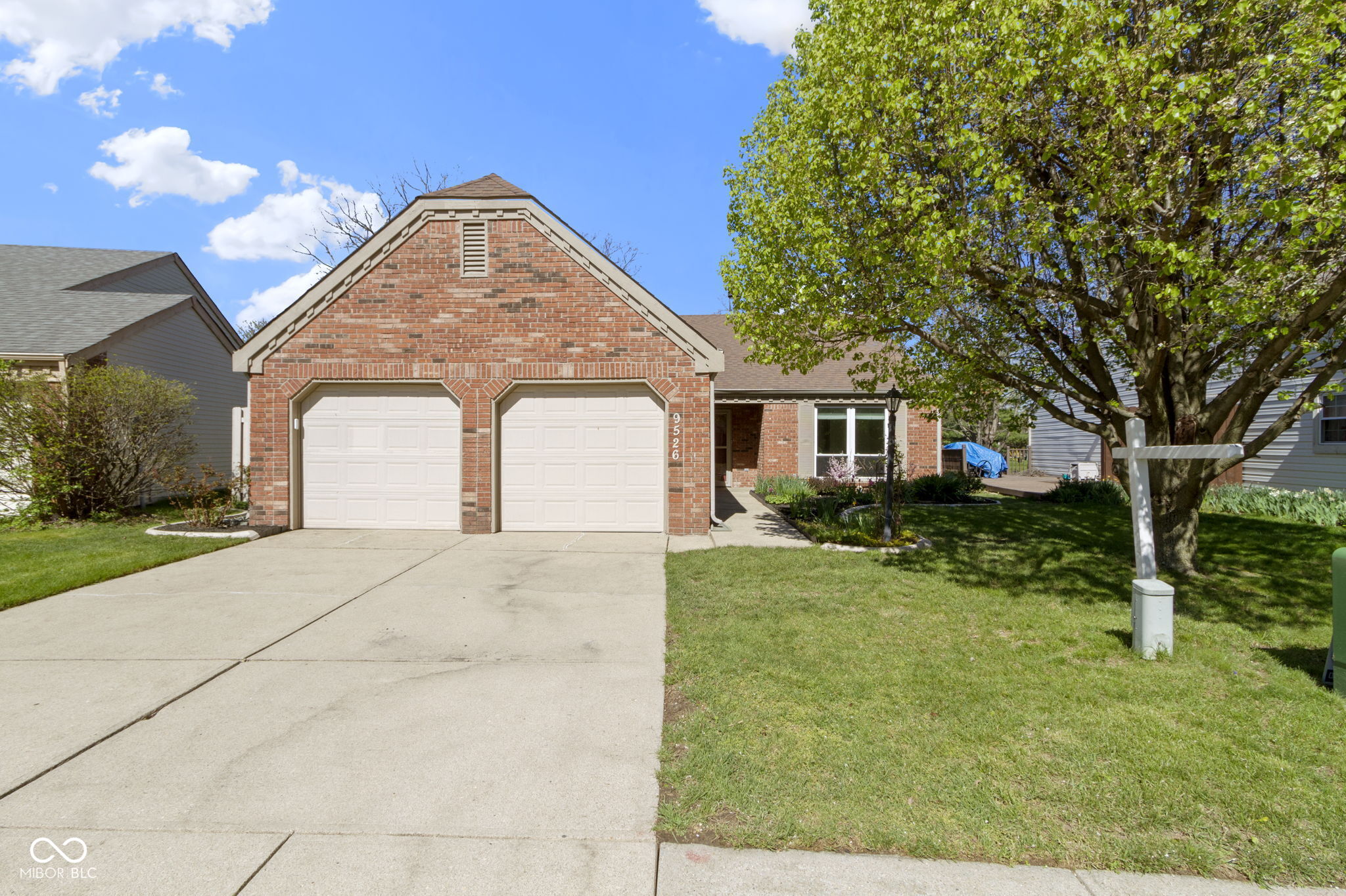 9526 Colony Pointe E Drive Indianapolis, IN 46250 - Photo 3 of 44