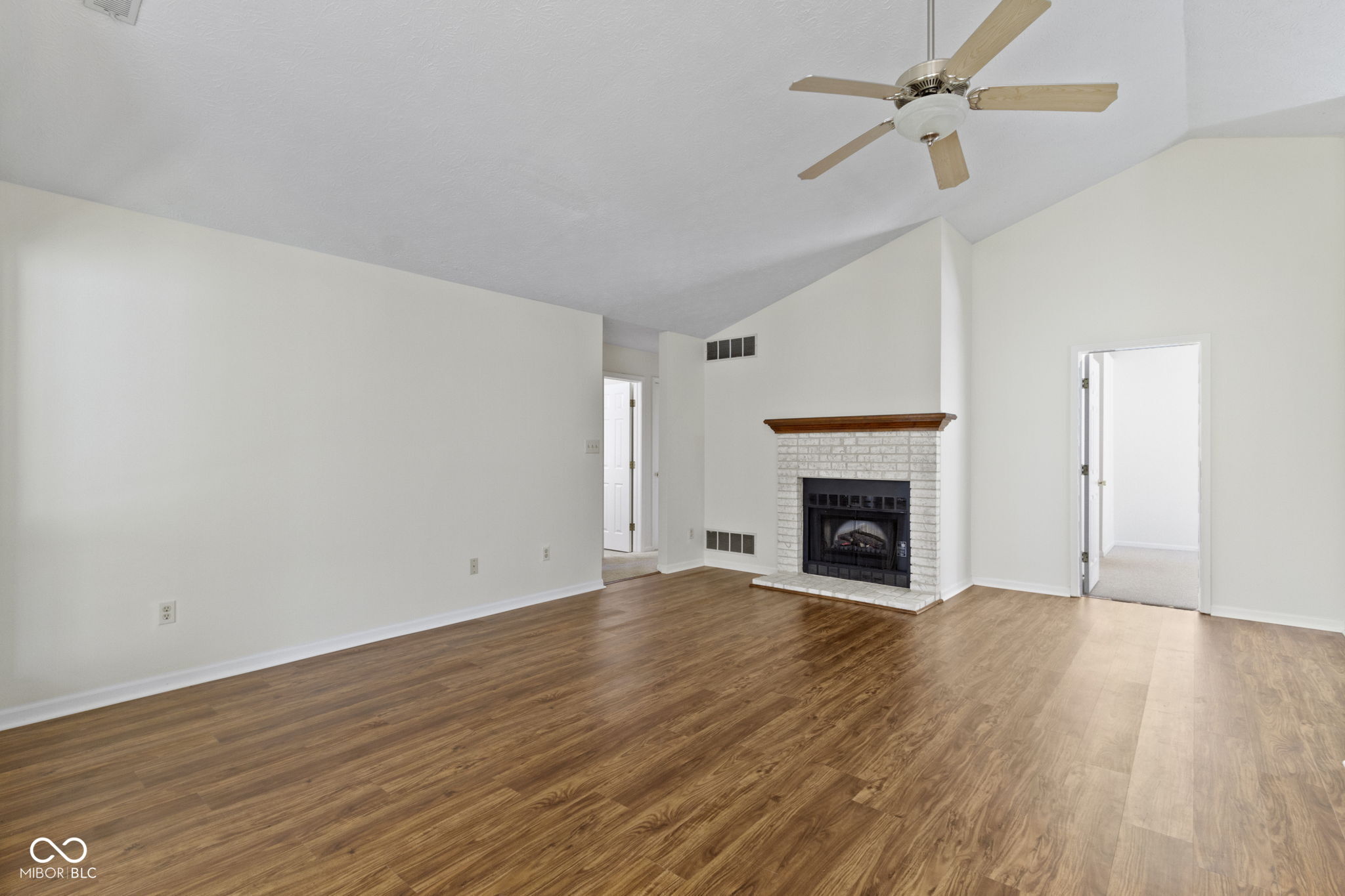 9526 Colony Pointe E Drive Indianapolis, IN 46250 - Photo 10 of 44