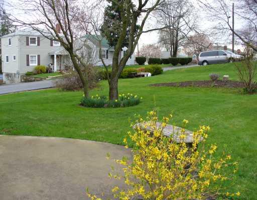 601 Greenlee Road Whitehall, PA 15227 - Photo 6 of 8 Yard/Garden.