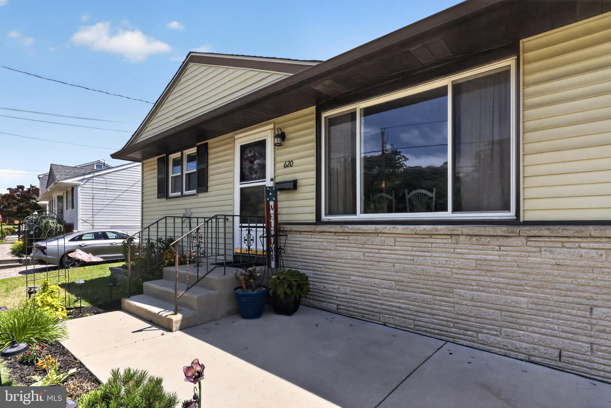 620 West 3rd Avenue Runnemede, NJ 08078 - Photo 3 of 30