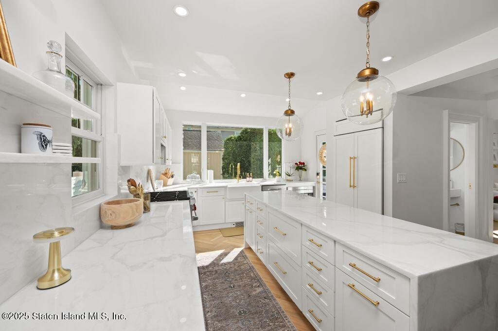 46 Rokeby Place Staten Island, NY 10310 - Photo 5 of 24 5