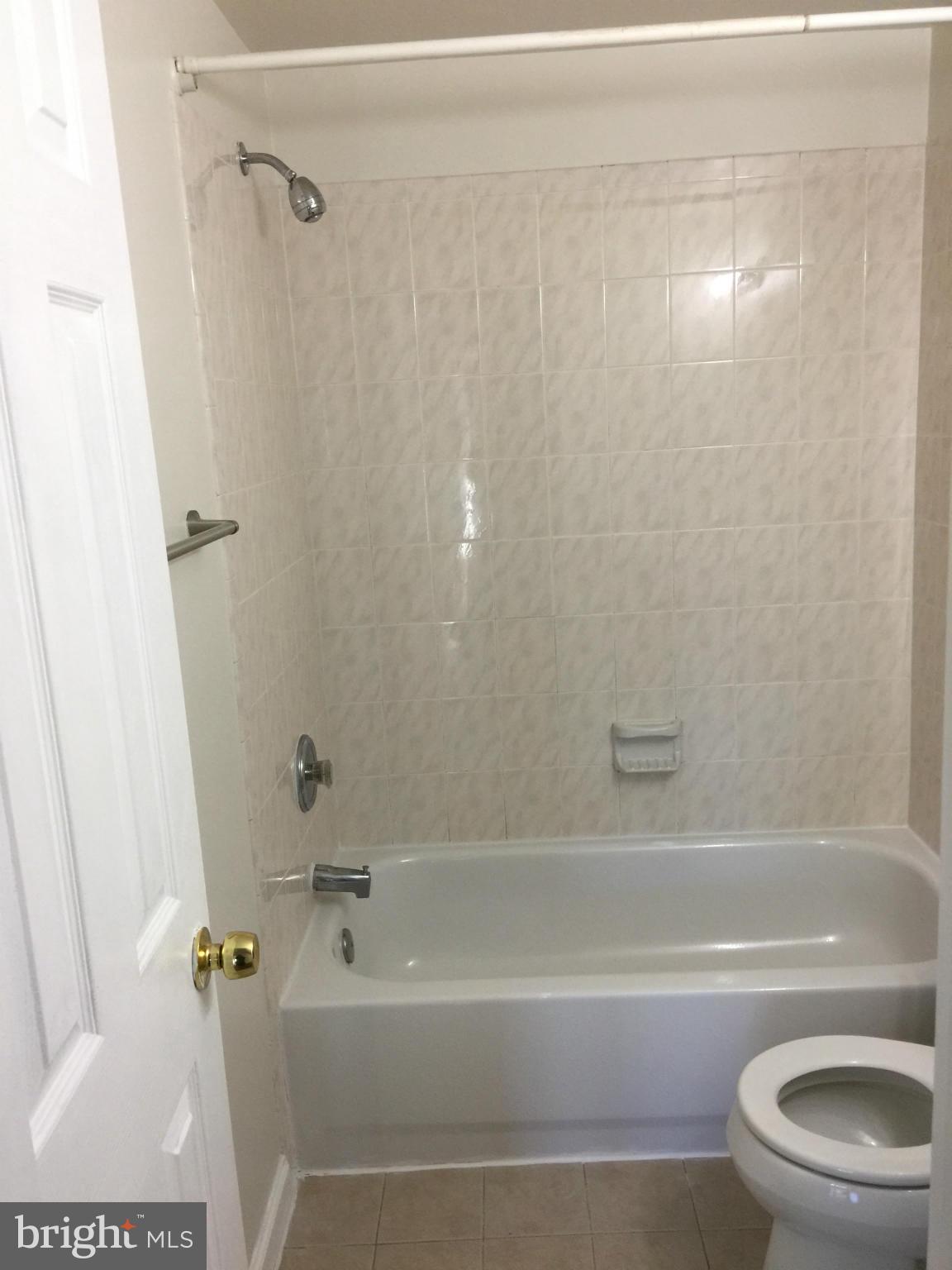 4504 Powder Mill Road Beltsville, MD 20705 - Photo 22 of 25 Bath