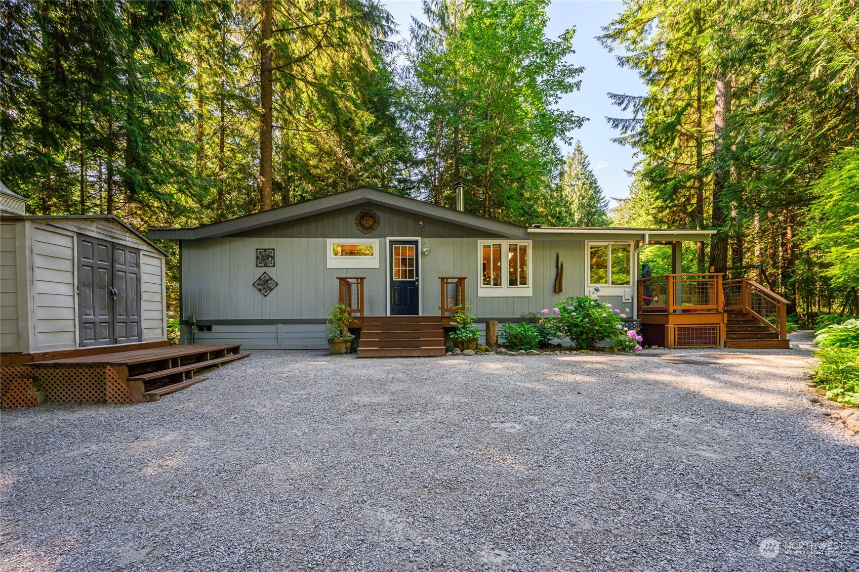 21009 Pinnacle Road Glacier, WA 98244 - Photo 3 of 29 Gallery Image 3