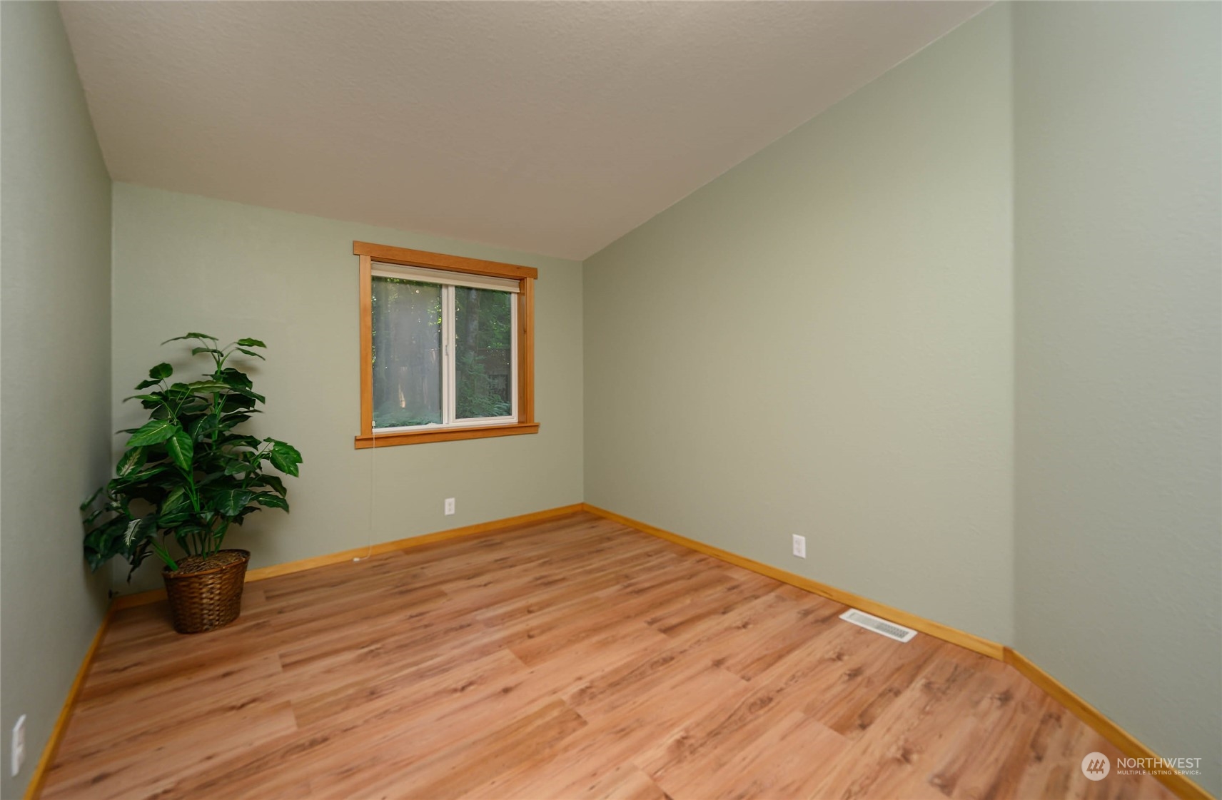 21009 Pinnacle Road Glacier, WA 98244 - Photo 6 of 29 Gallery Image 6