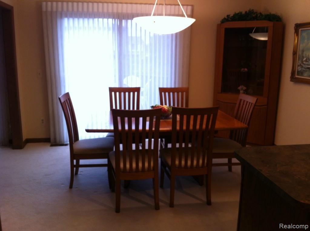 2111 Cumberland Road Rochester Hills, MI 48307 - Photo 4 of 6
