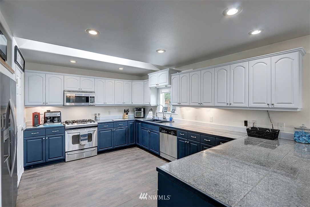 5927 Lowell Road Everett, WA 98203 - Photo 6 of 18