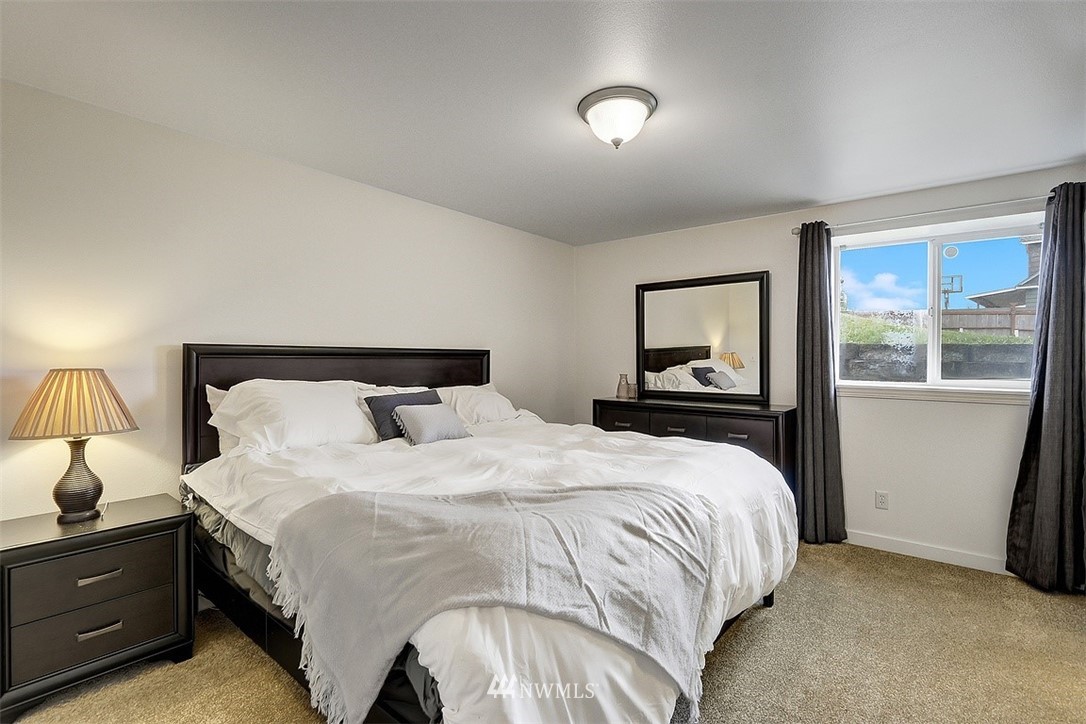 5927 Lowell Road Everett, WA 98203 - Photo 9 of 18