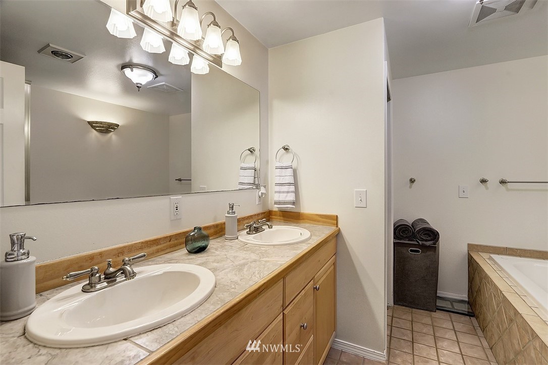 5927 Lowell Road Everett, WA 98203 - Photo 10 of 18