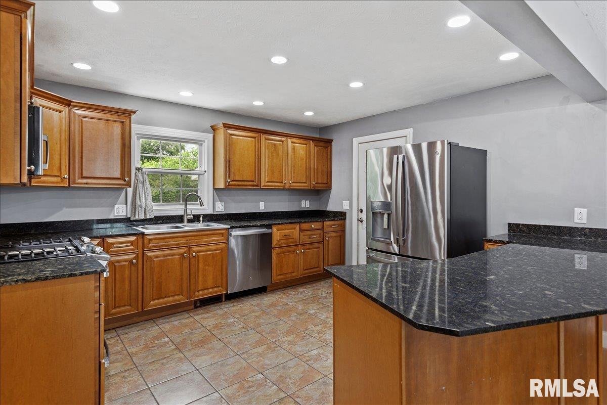 639 Deerfield Road Chatham, IL 62629 - Photo 10 of 43