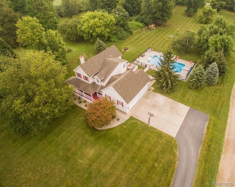 10869 Converse Road Fowlerville, MI 48836 - Photo 16 of 45 DJI_0020.jpg