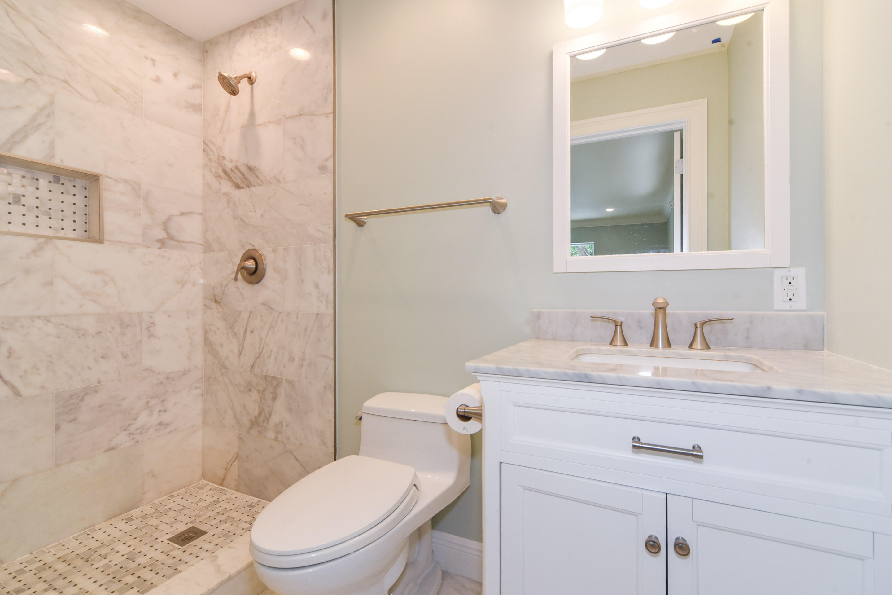 709 West Royal Palm Road Boca Raton, FL 33486 - Photo 12 of 25 08 Master Bathroom
