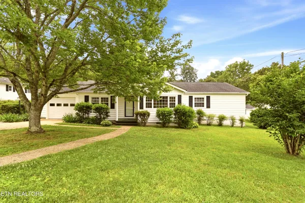 $375,000 | 505 Ridgeview Drive, Clinton, TN 37716