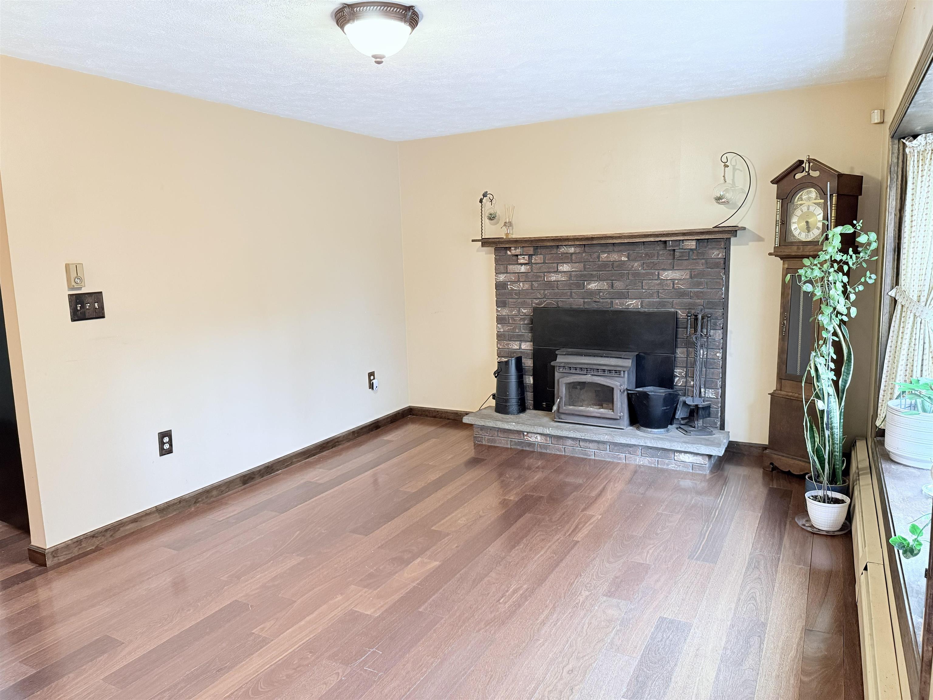 195 Corning Road Manchester, NH 03109 - Photo 14 of 40 Gallery Image 14