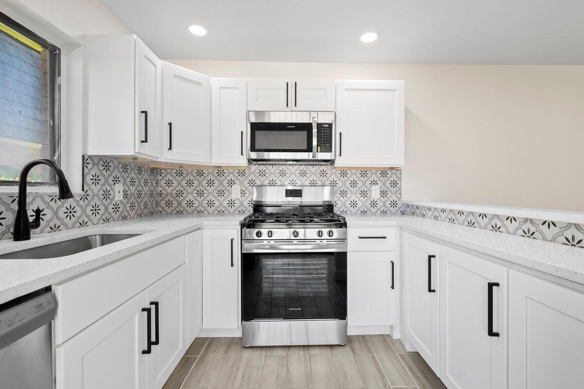 4587 Cherry Road West Palm Beach, FL 33417 - Photo 3 of 19 JLC_7753