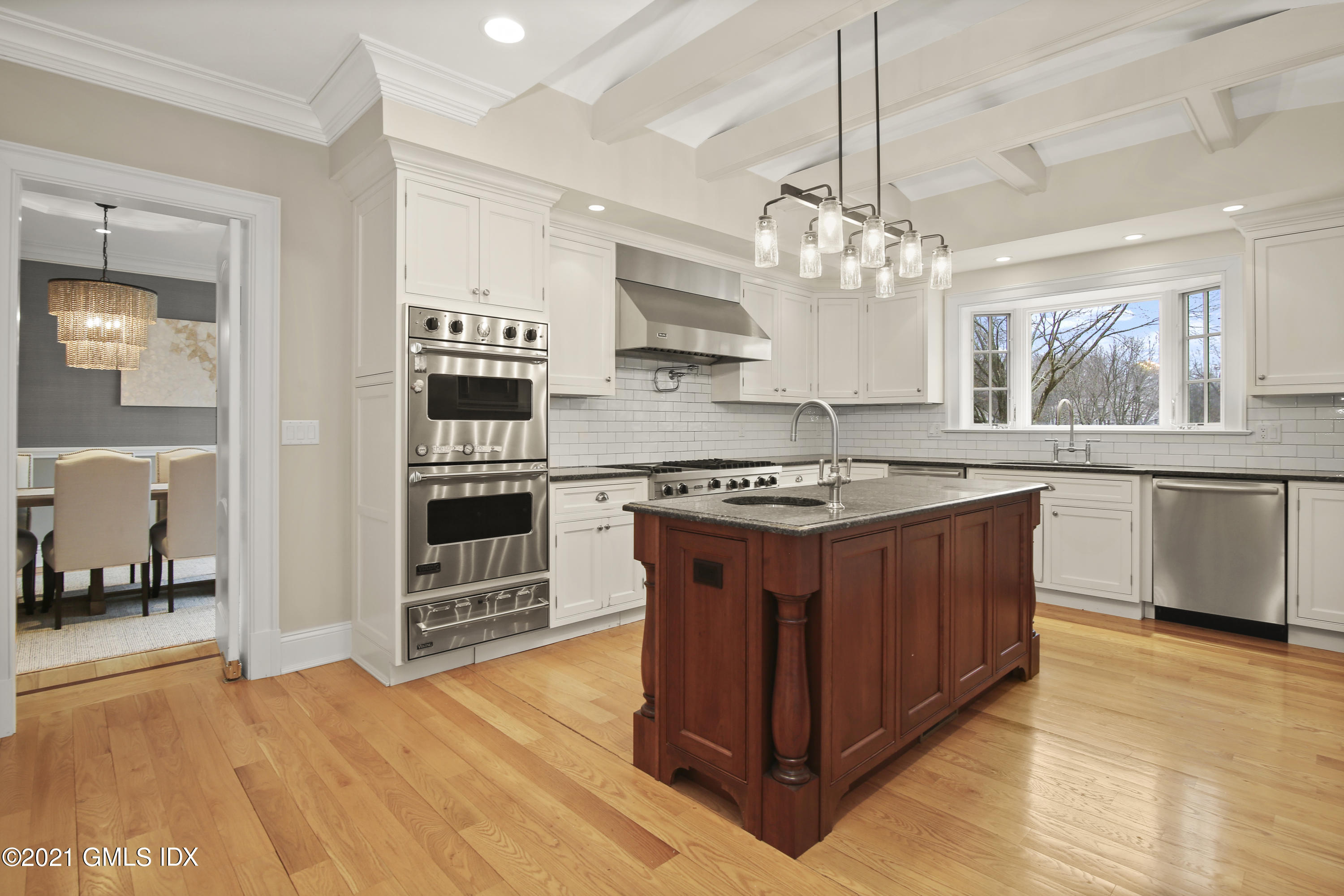 25 Beechcroft Road Greenwich, CT 06830 - Photo 3 of 22 Kitchen