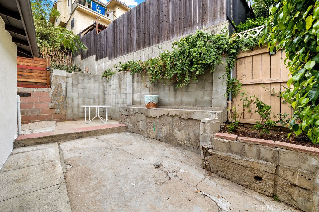 2012 Barnett Road Los Angeles, CA 90032 - Photo 44 of 60