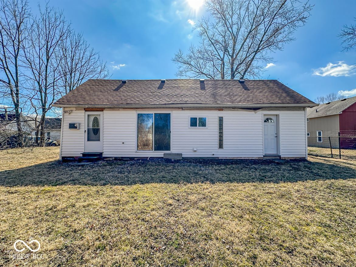 6616 Thompson Road Indianapolis, IN 46241 - Photo 7 of 35
