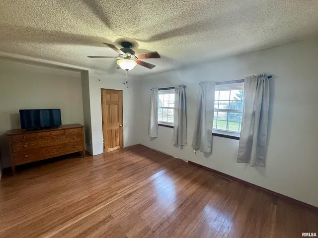 $220,000 | 14517 Elmore Road, Elmwood, IL 61529