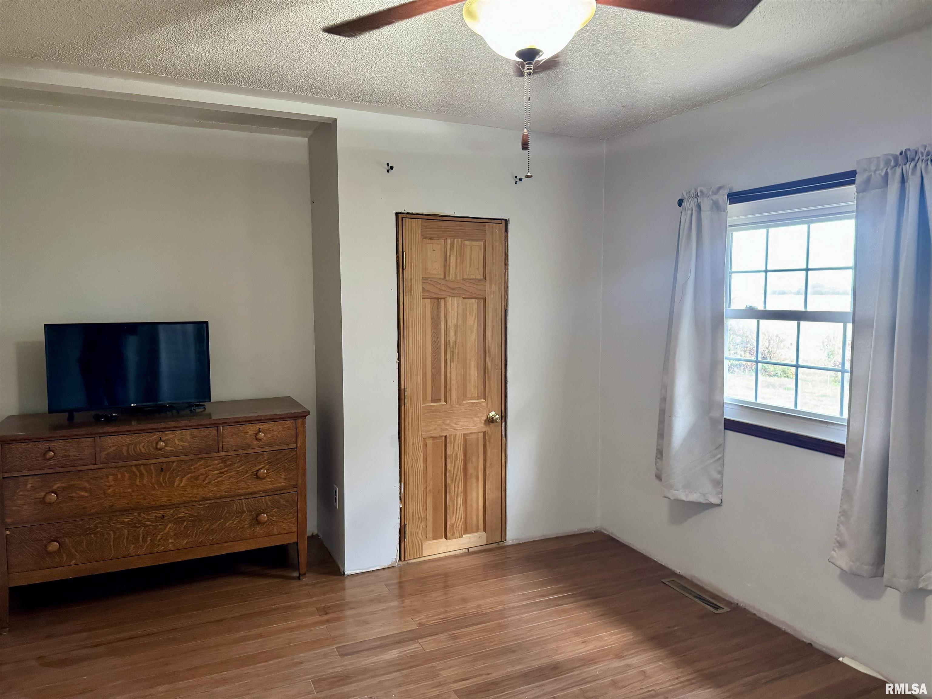 14517 Elmore Road Elmwood, IL 61529 - Photo 16 of 25