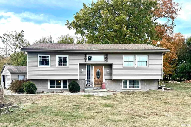 $220,000 | 14517 Elmore Road, Elmwood, IL 61529