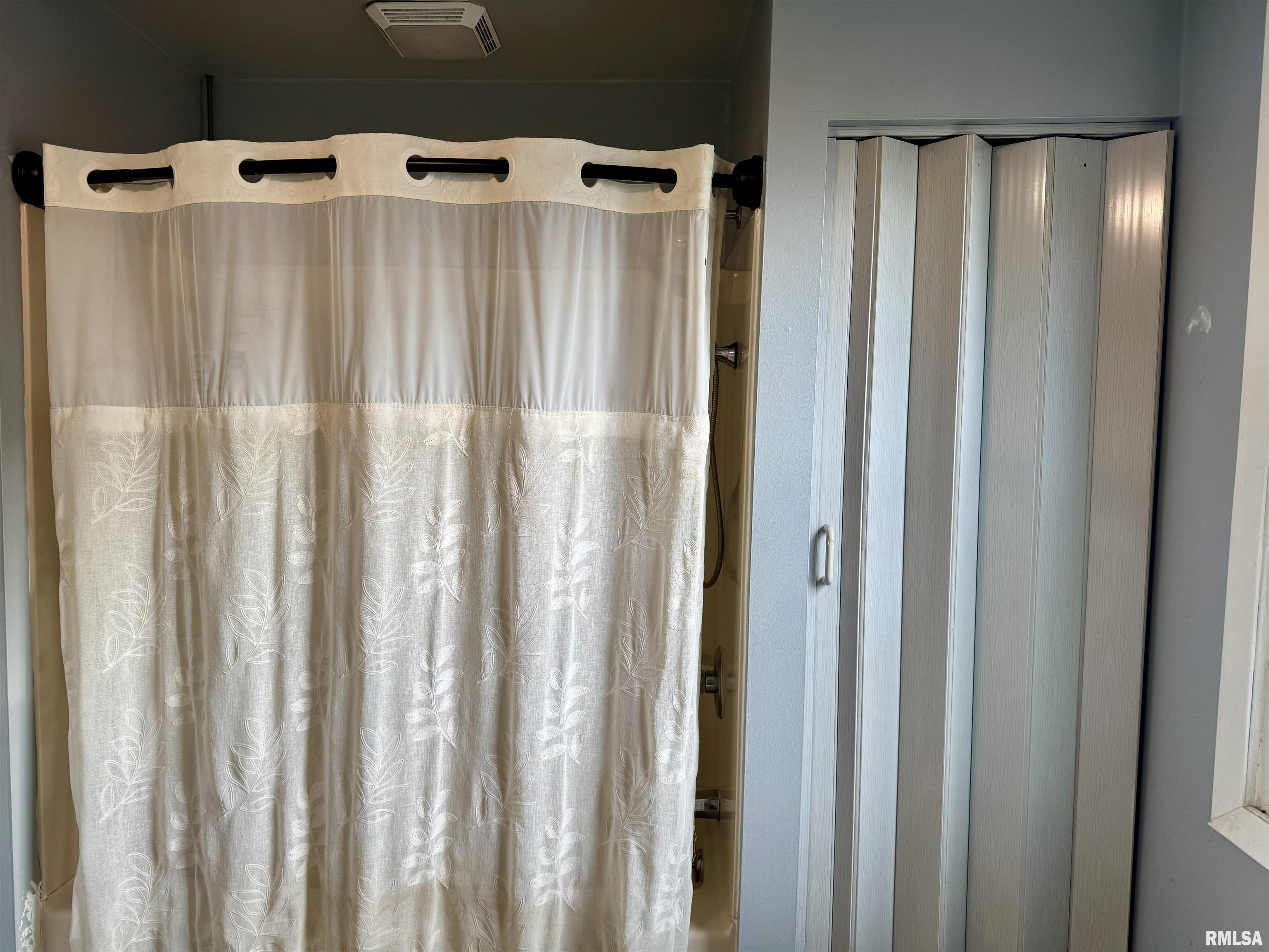 14517 Elmore Road Elmwood, IL 61529 - Photo 21 of 25