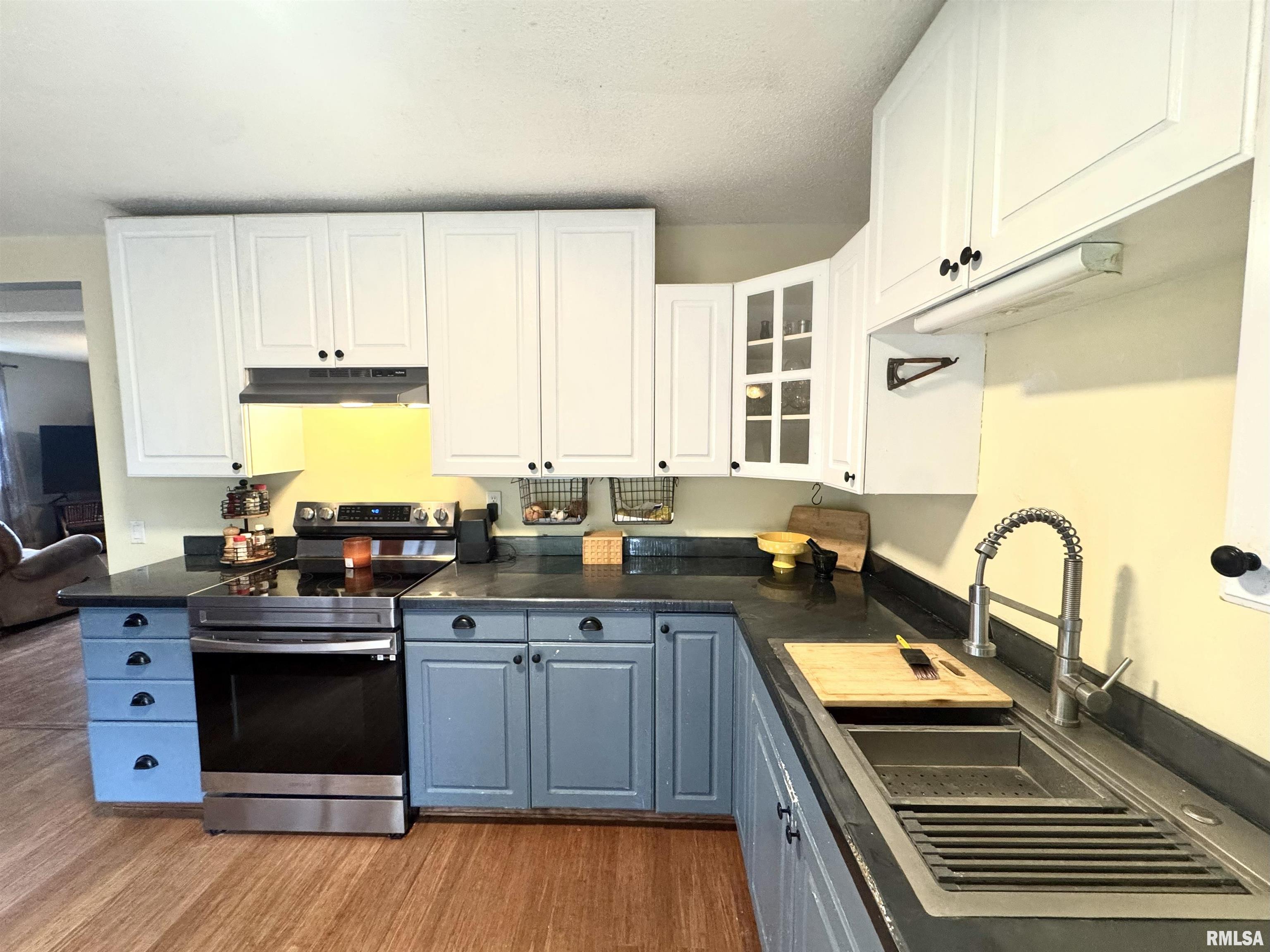 14517 Elmore Road Elmwood, IL 61529 - Photo 10 of 25