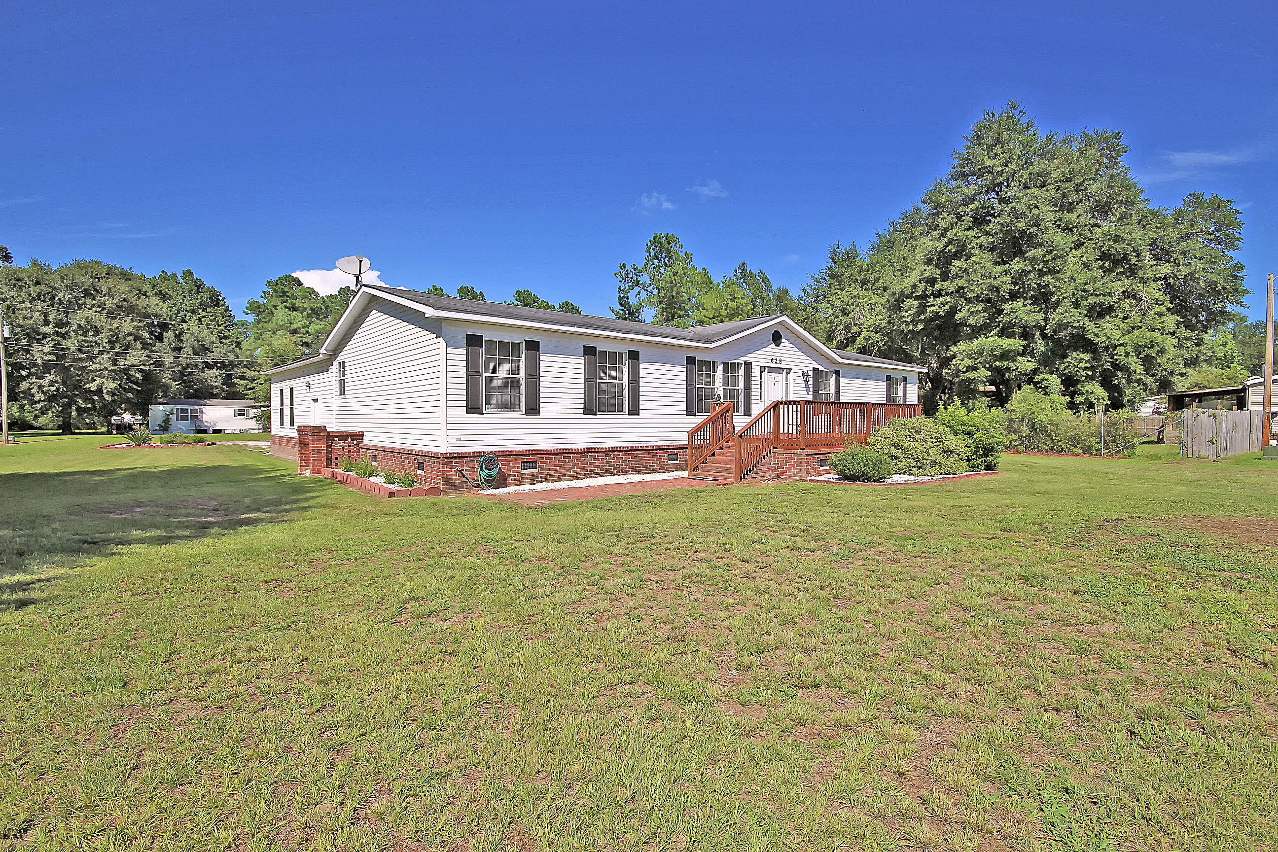 628 Barn Road Bonneau, SC 29431 - Photo 1 of 41 Front