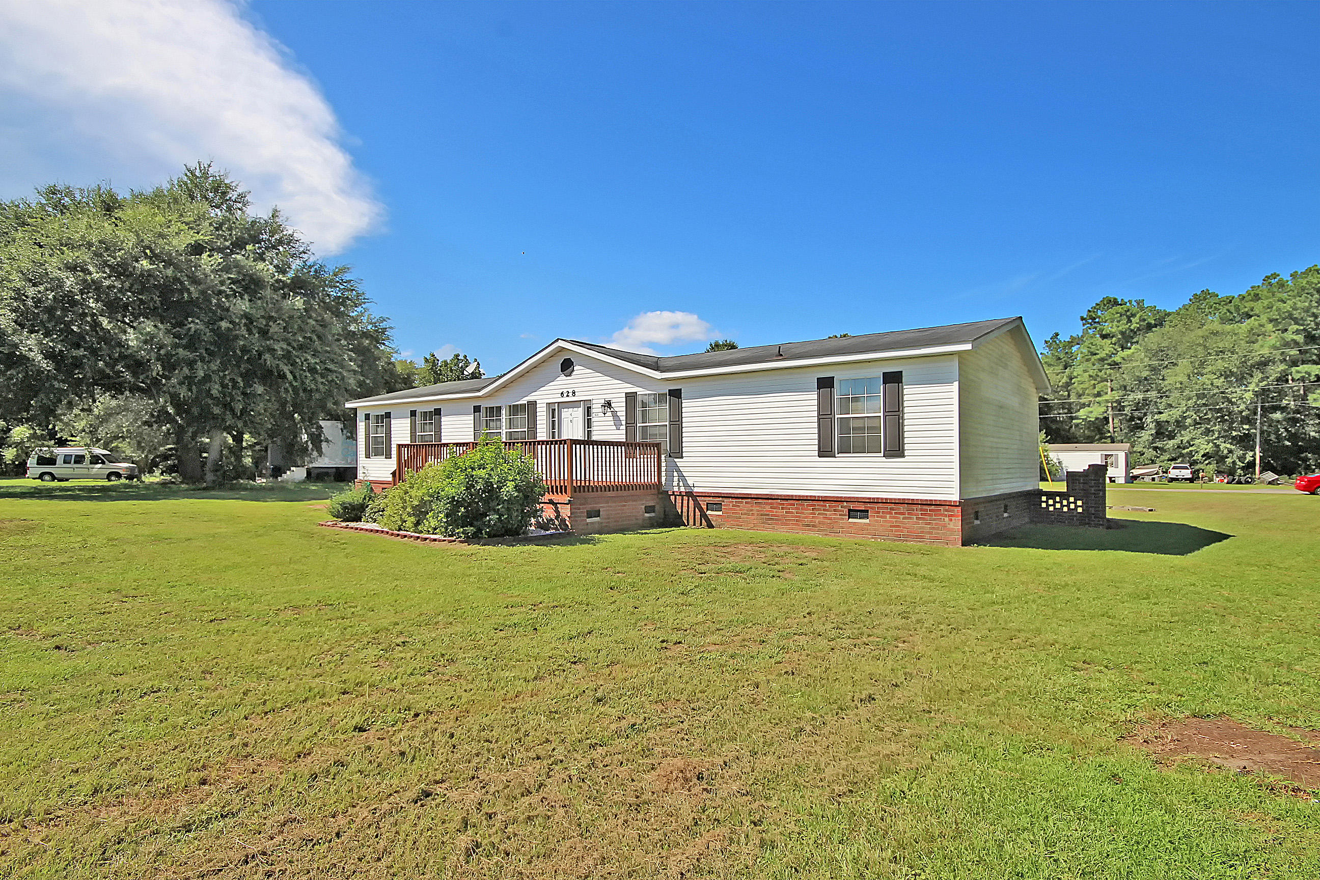 628 Barn Road Bonneau, SC 29431 - Photo 2 of 41 Front