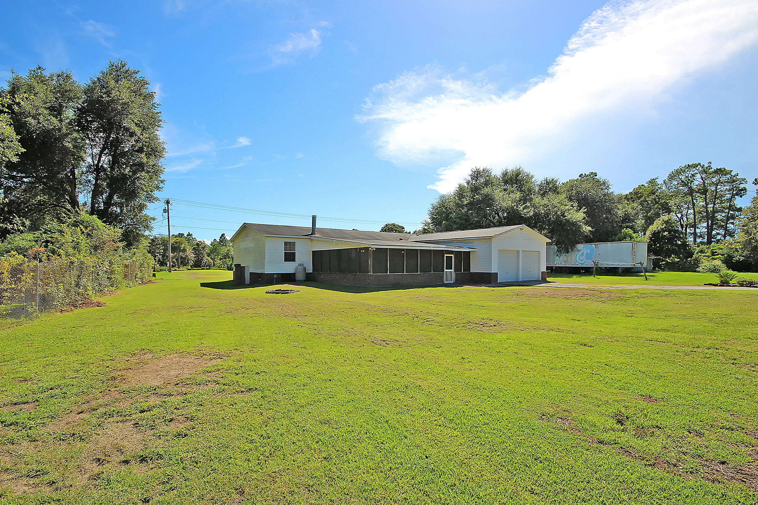 628 Barn Road Bonneau, SC 29431 - Photo 16 of 41 Back