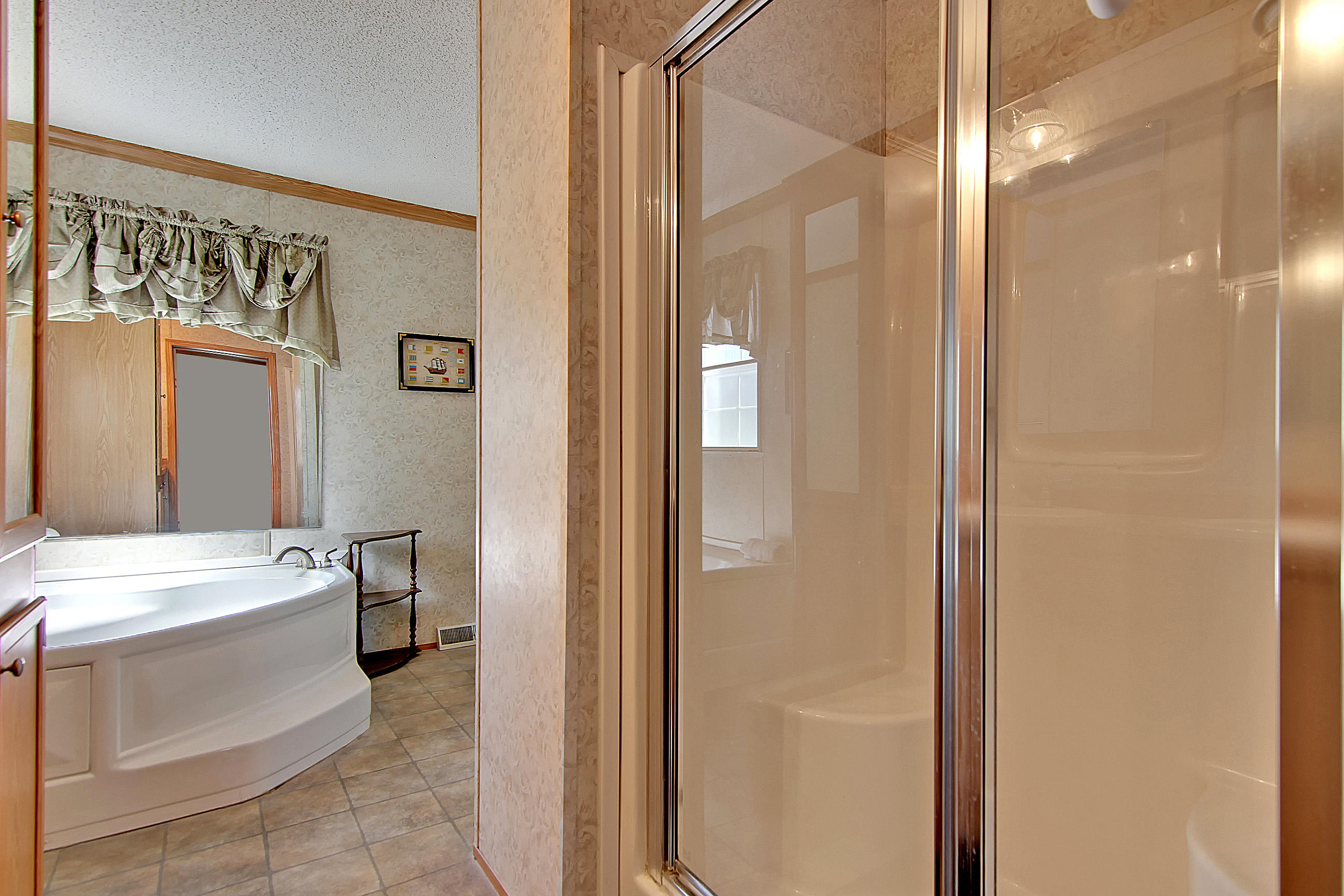 628 Barn Road Bonneau, SC 29431 - Photo 25 of 41 Master Bathroom