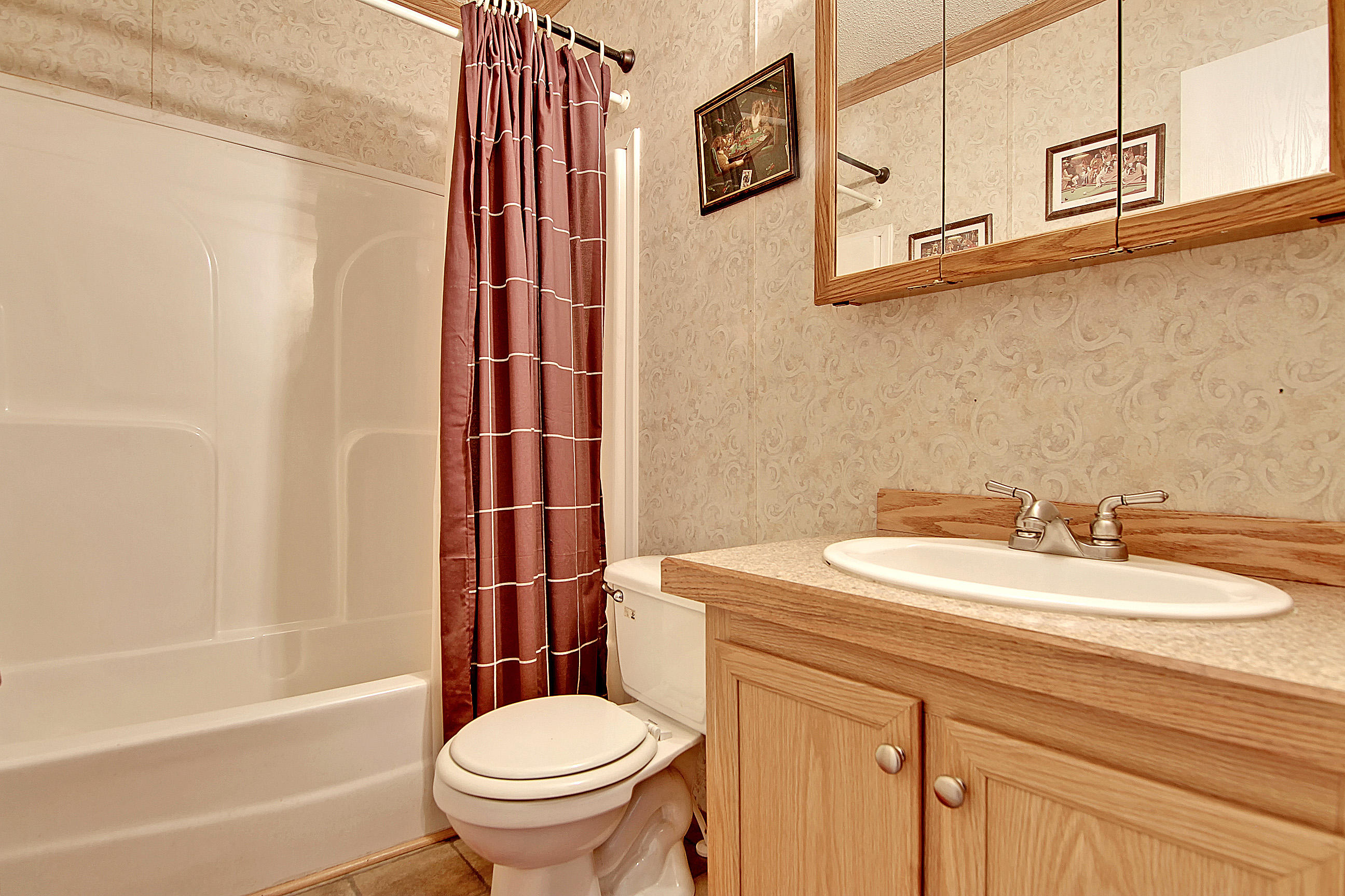 628 Barn Road Bonneau, SC 29431 - Photo 26 of 41 Bathroom