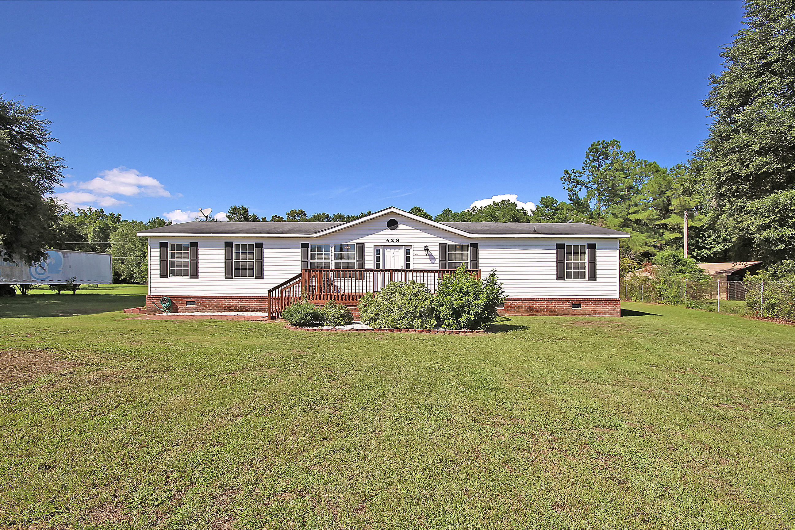 628 Barn Road Bonneau, SC 29431 - Photo 39 of 41 Front
