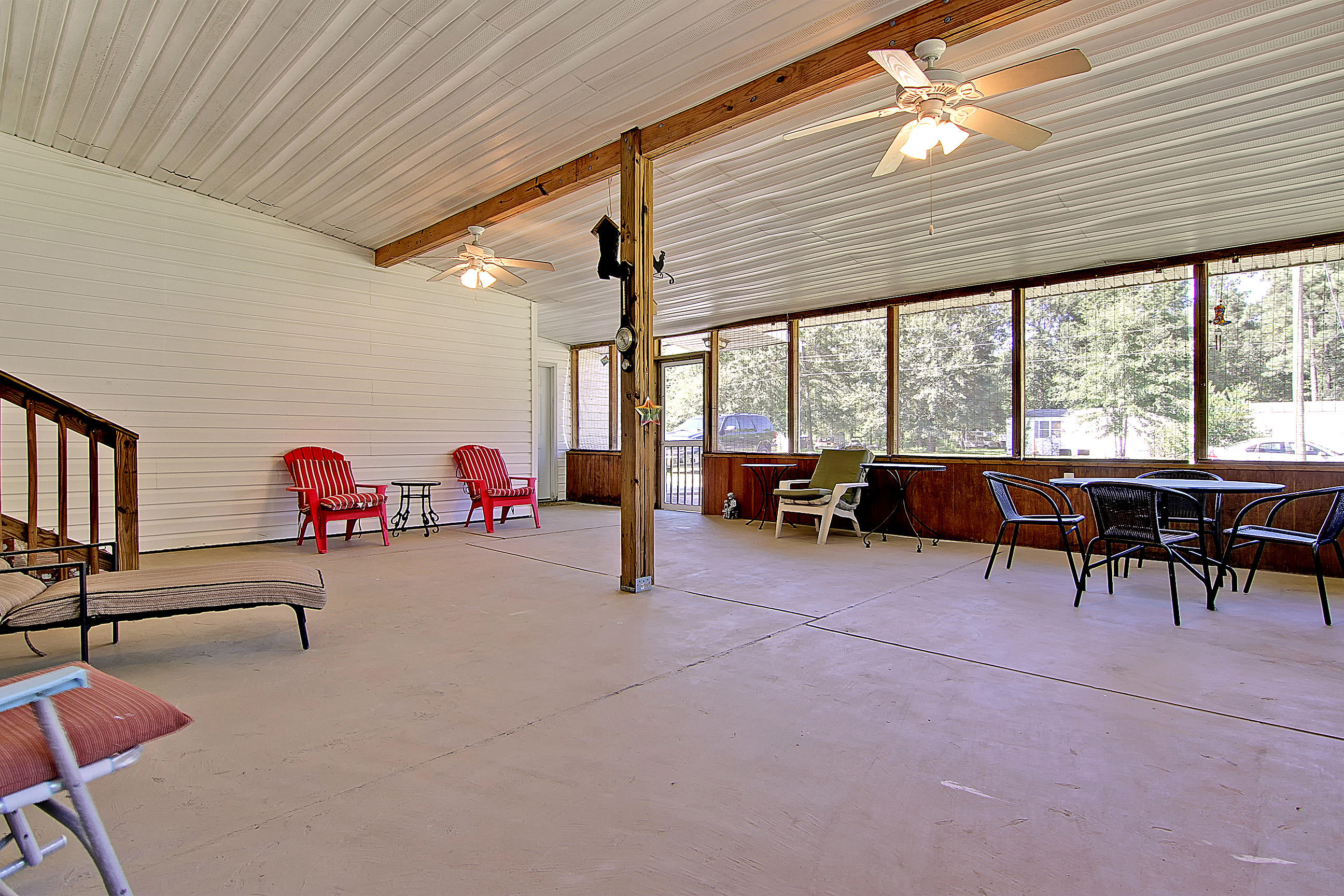 628 Barn Road Bonneau, SC 29431 - Photo 7 of 41 Huge Screened Porch