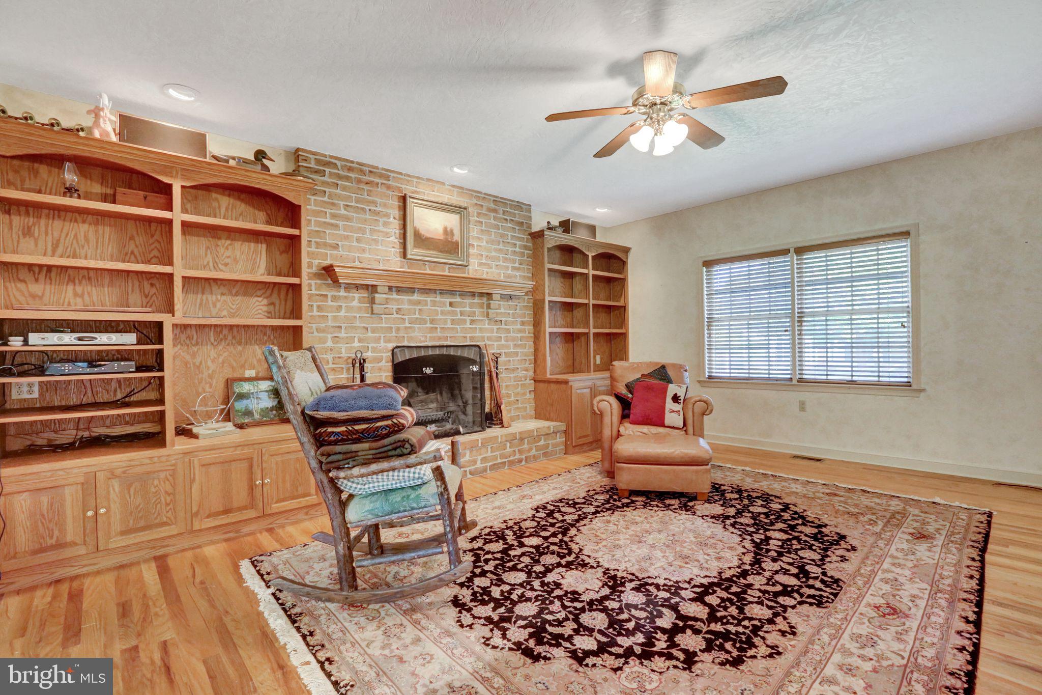 355 Vesper Road Hershey, PA 17033 - Photo 4 of 32