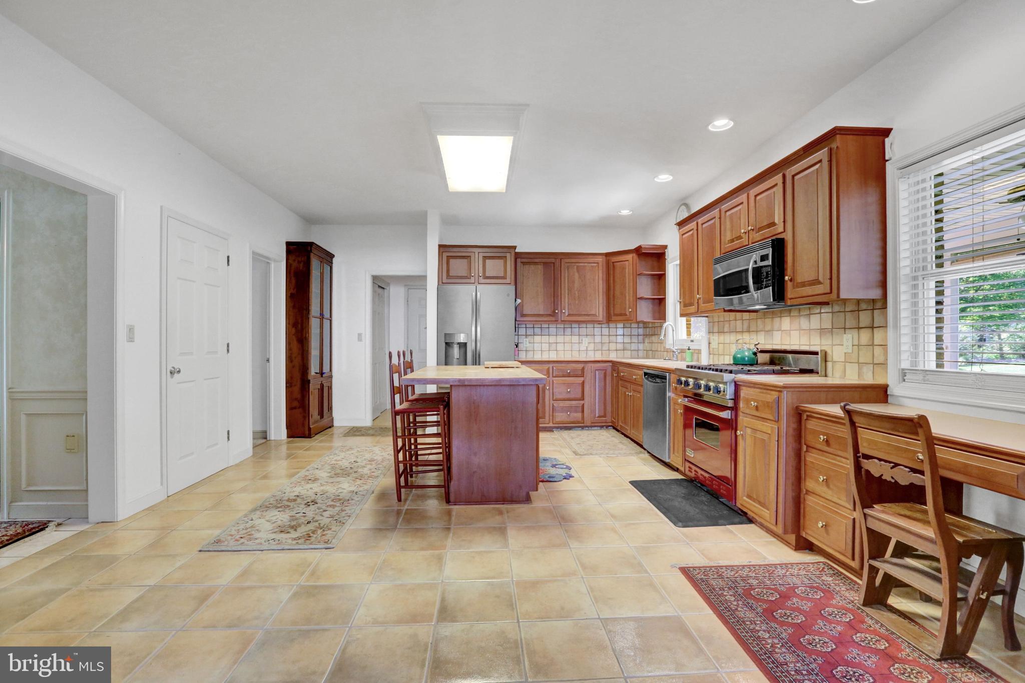 355 Vesper Road Hershey, PA 17033 - Photo 8 of 32