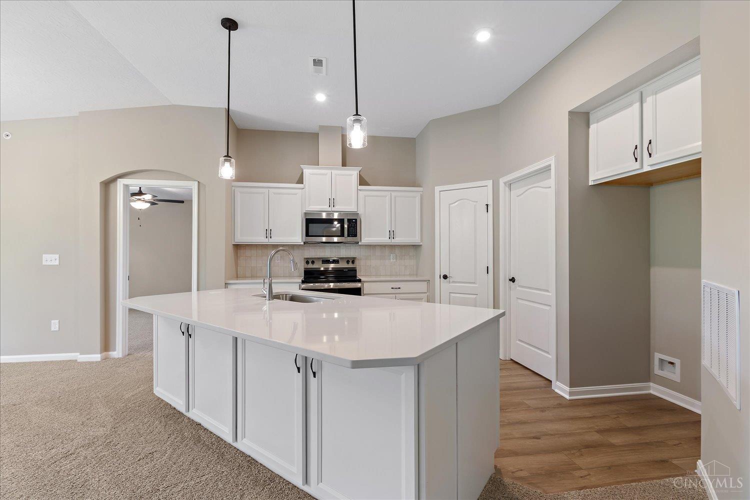 547 Tradition Ridge, Unit 81301 Cincinnati, OH 45245 - Photo 2 of 37