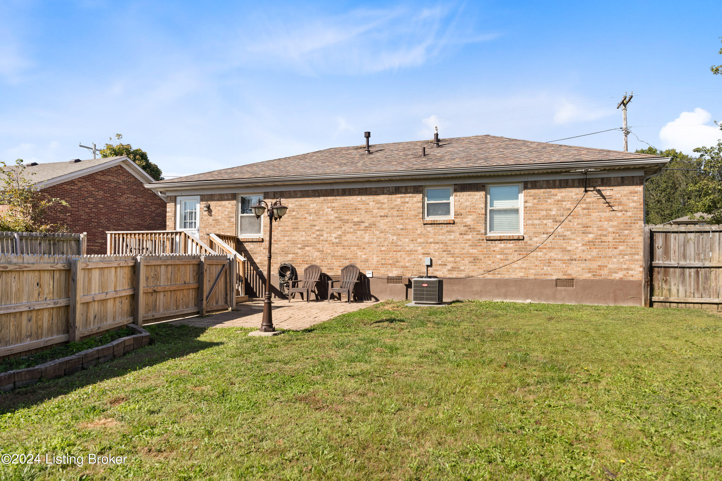 12305 Ridgemont Road Louisville, KY 40229 - Photo 24 of 28 024