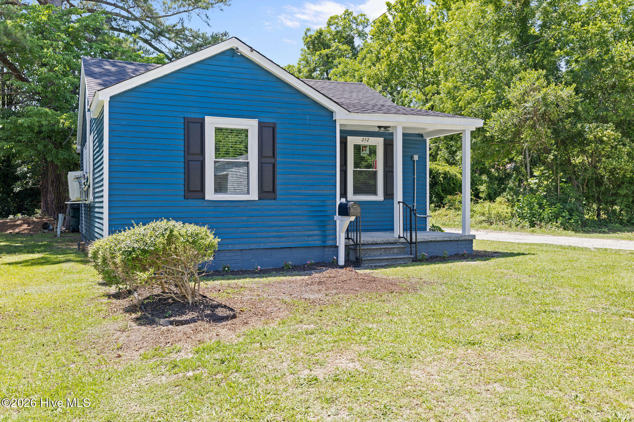 212 Clay Street Kinston, NC 28501 - Photo 4 of 15