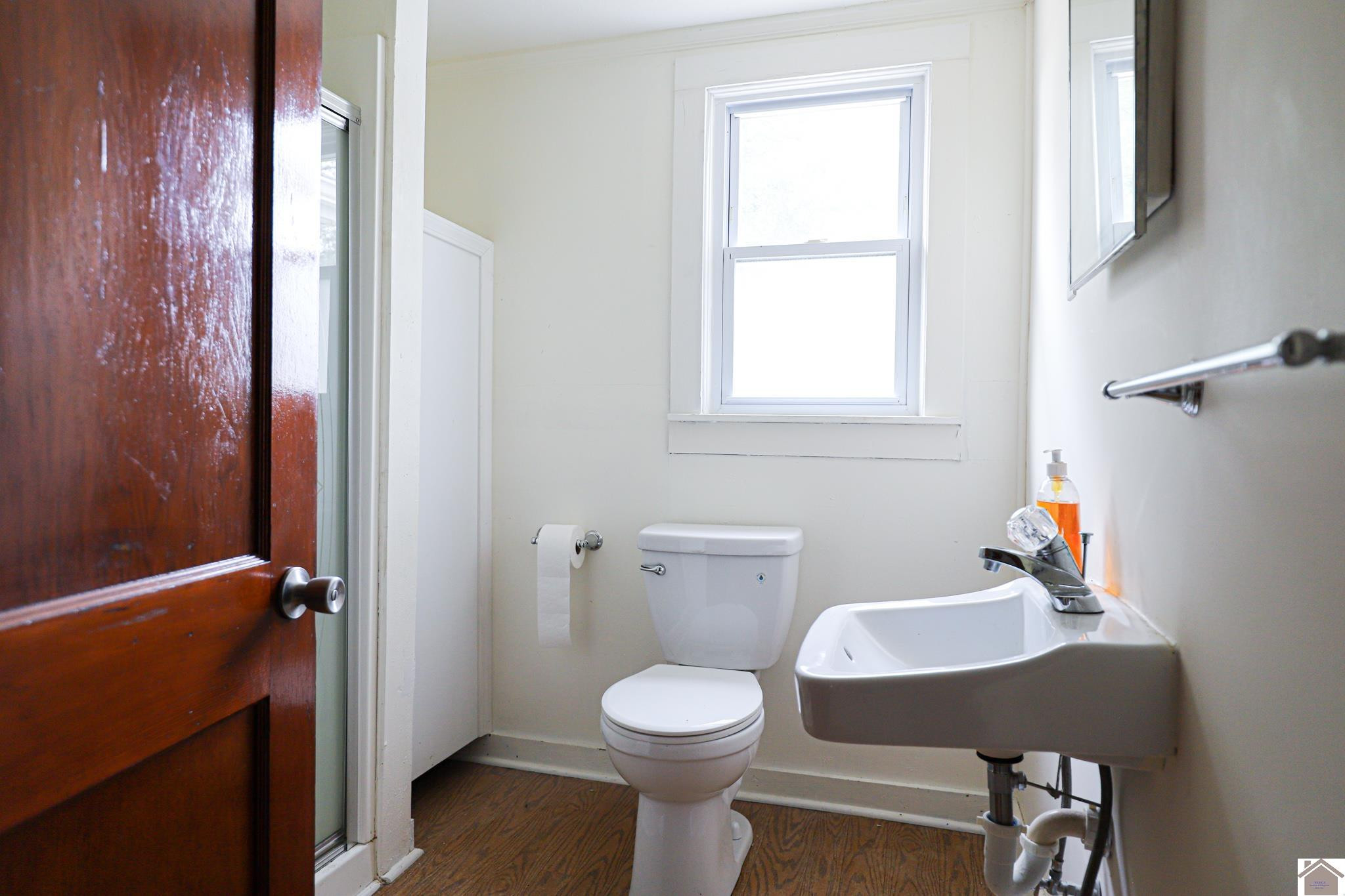 606 Westvaco Road Wickliffe, KY 42087 - Photo 17 of 19 Bathroom