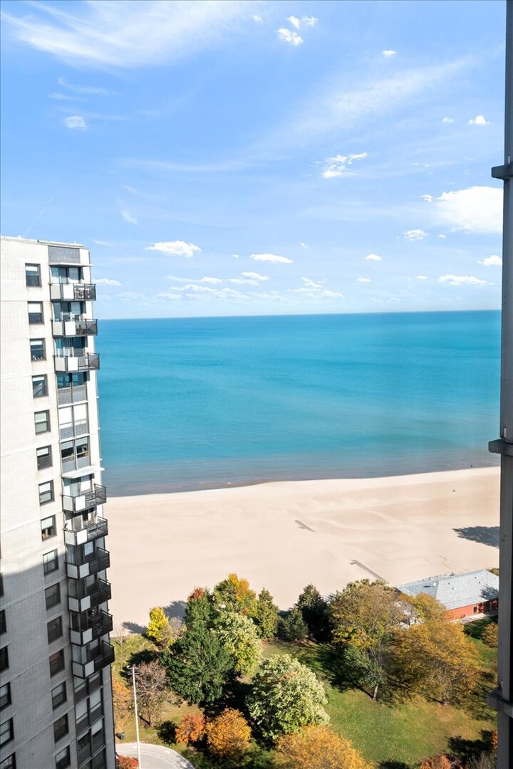 5701 North Sheridan Road, Unit 29N Chicago, IL 60660 - Photo 13 of 19 a view of building with ocean view