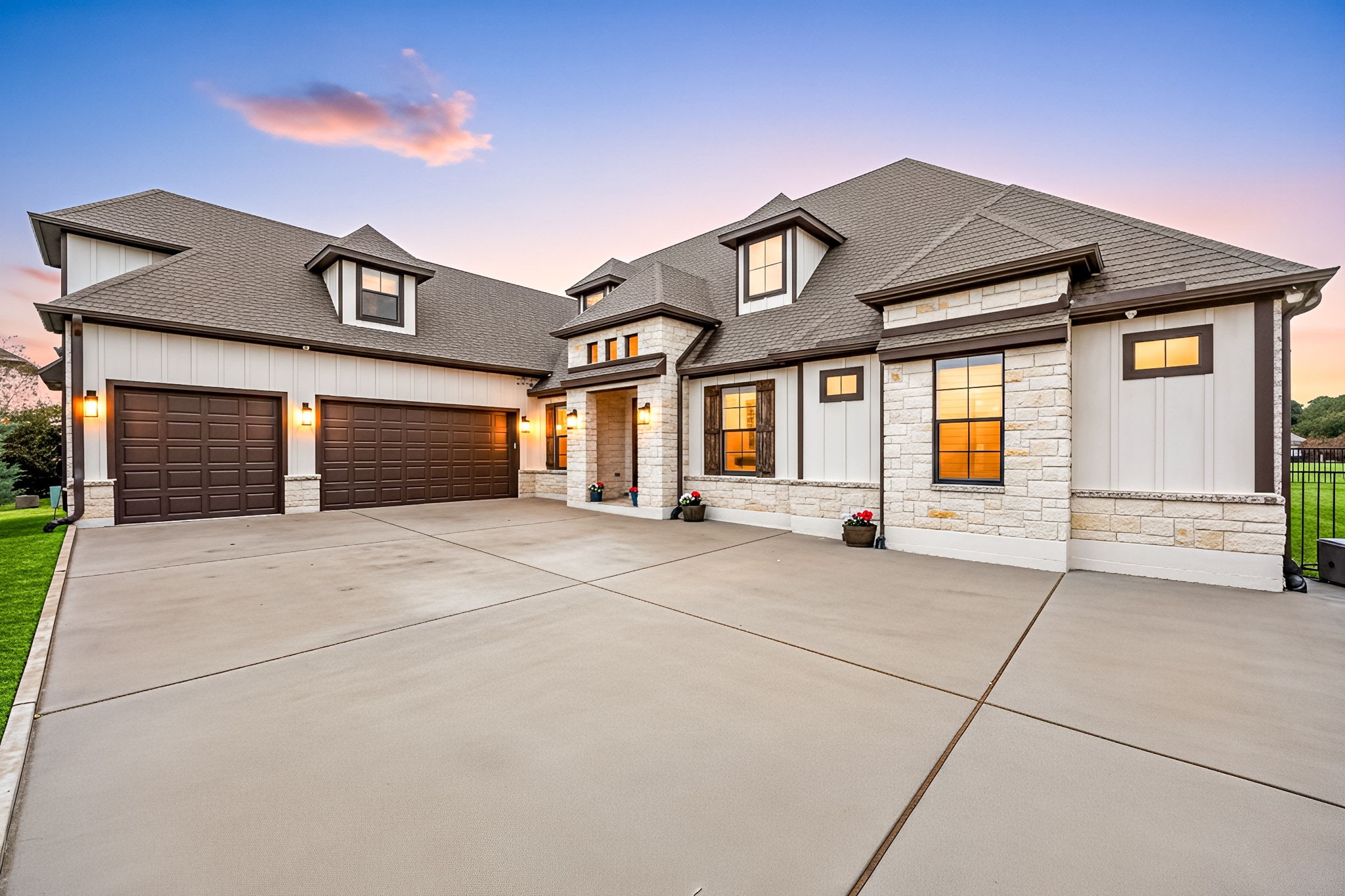 86 Dawns Edge Conroe, TX 77356 - Photo 1 of 50 Welcome to 86 Dawns Edge in the gated golf community of April Sound.