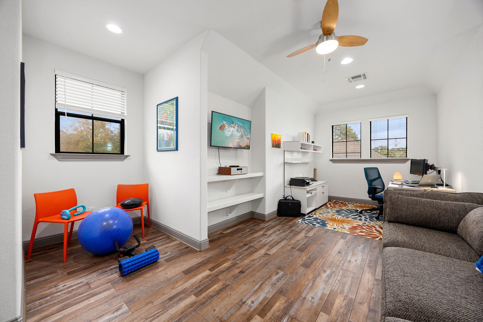 86 Dawns Edge Conroe, TX 77356 - Photo 27 of 50 a living room with furniture and a window