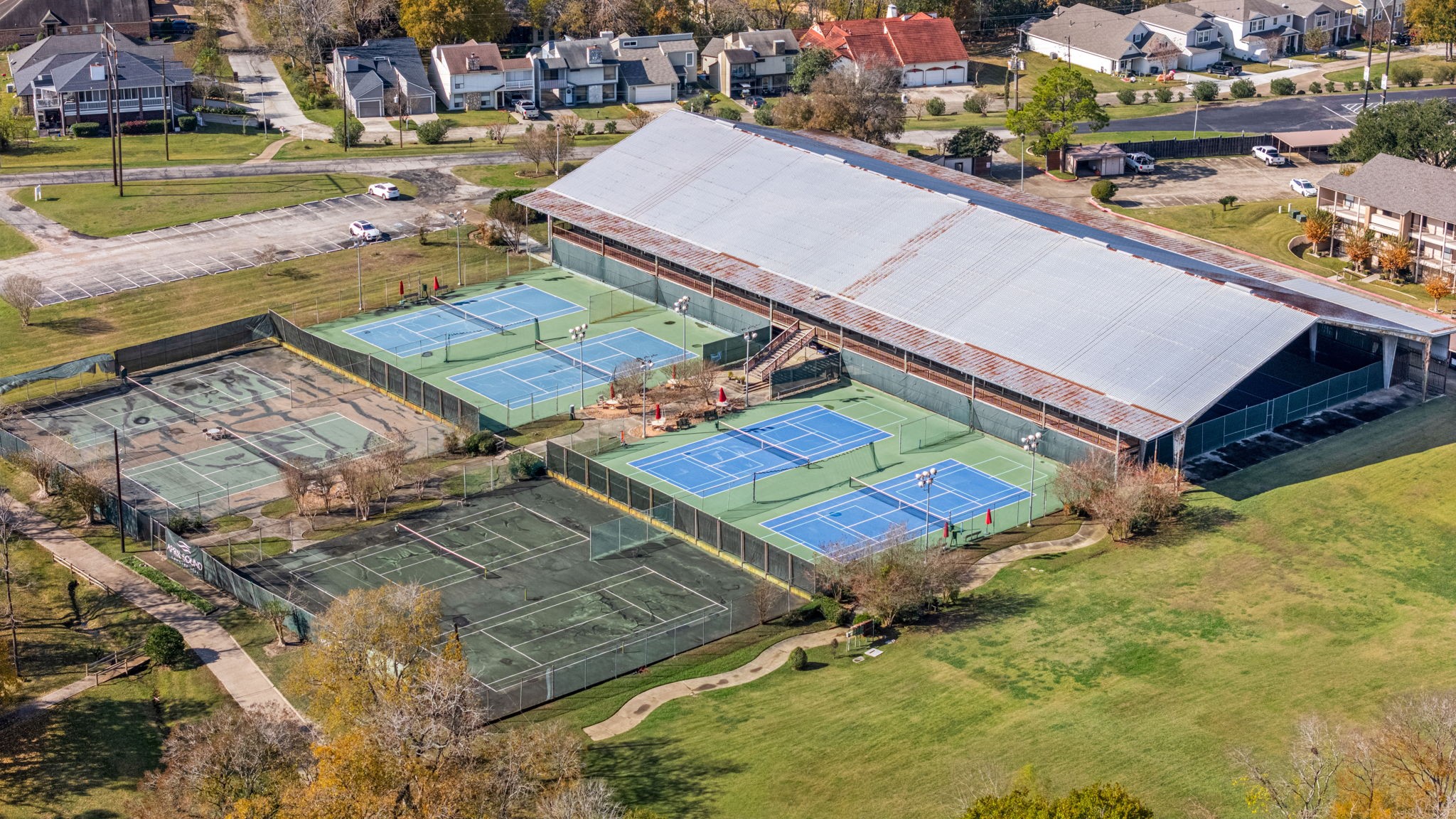 86 Dawns Edge Conroe, TX 77356 - Photo 48 of 50 April Sound tennis courts, pickleball courts and covered pavilion