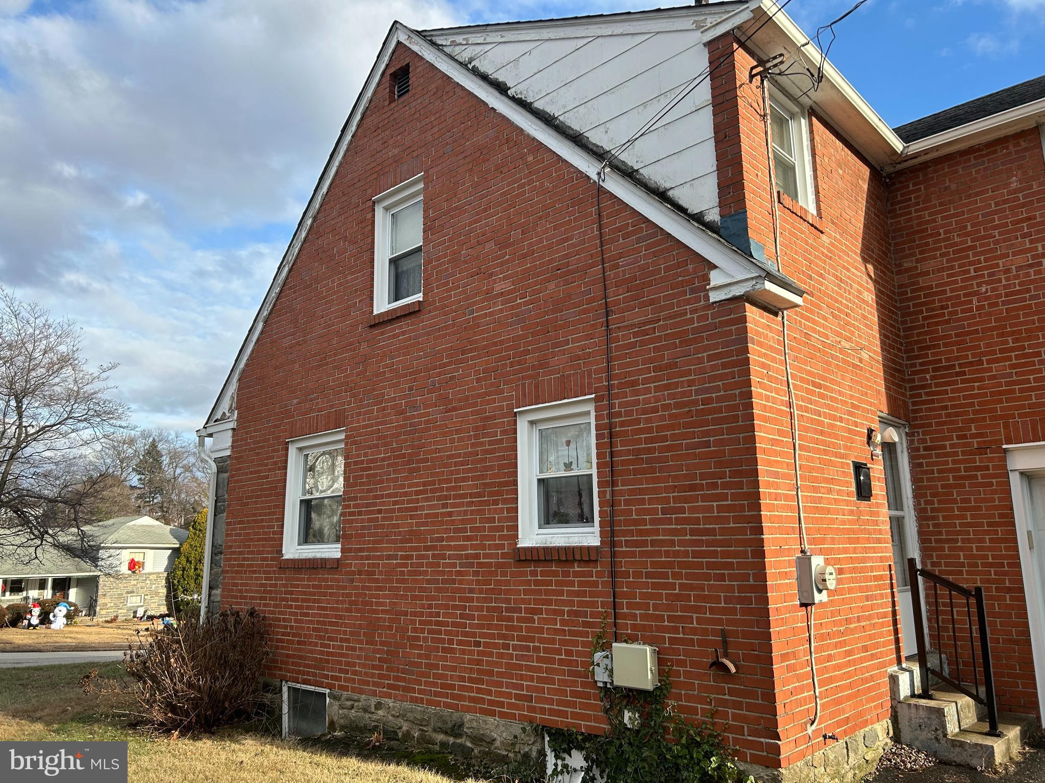 228 Hawthorne Road Morton, PA 19070 - Photo 4 of 20